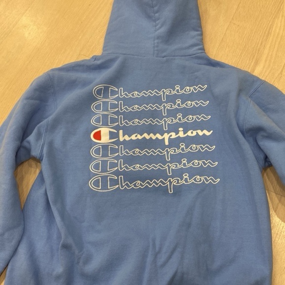RARE Champion Baby Blue Sweater  Medium - Picture 6 of 9